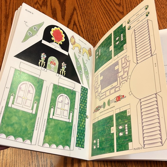 NWT 1980 Emerald City of OZ Cut & Assemble Paper Display Book - Picture 11 of 16